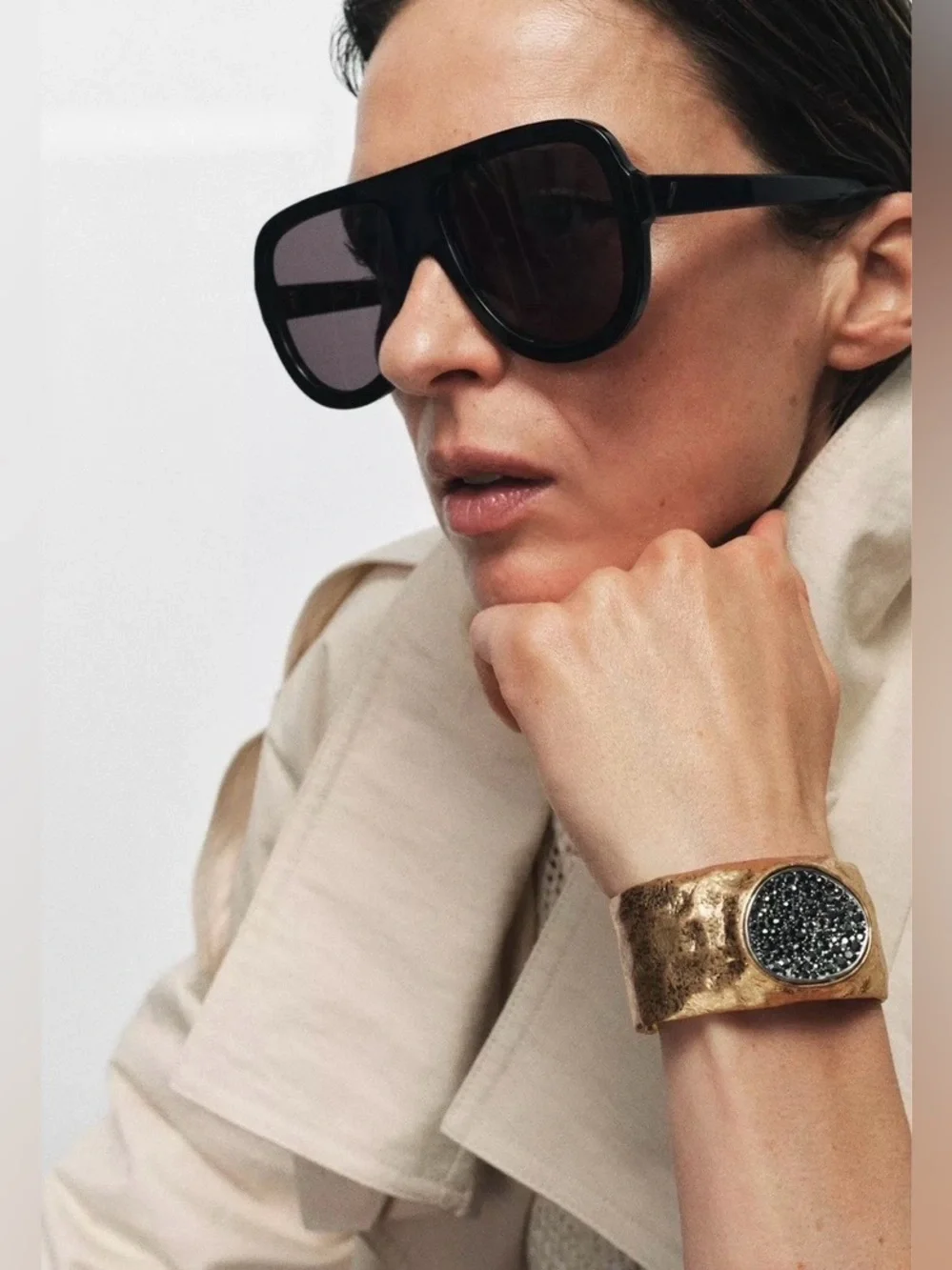 Zara NWT Gold Hammered Cuff Bracelet with Black Crystal Pavé Statement Detail